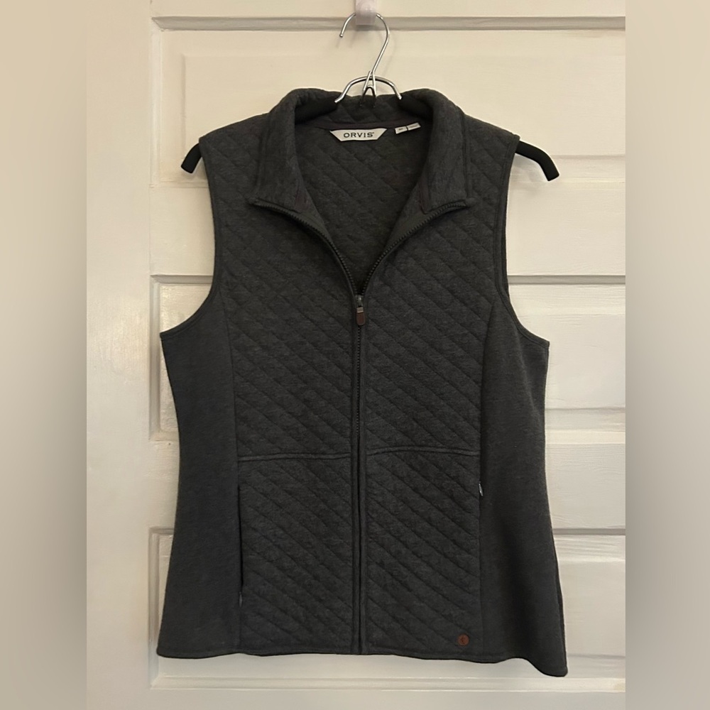 NWOT Orvis Gray Quilted Vest, size M